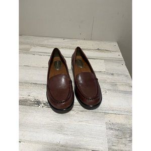 Hush Puppies Woman’s brown leather slip on loafer size 9 M